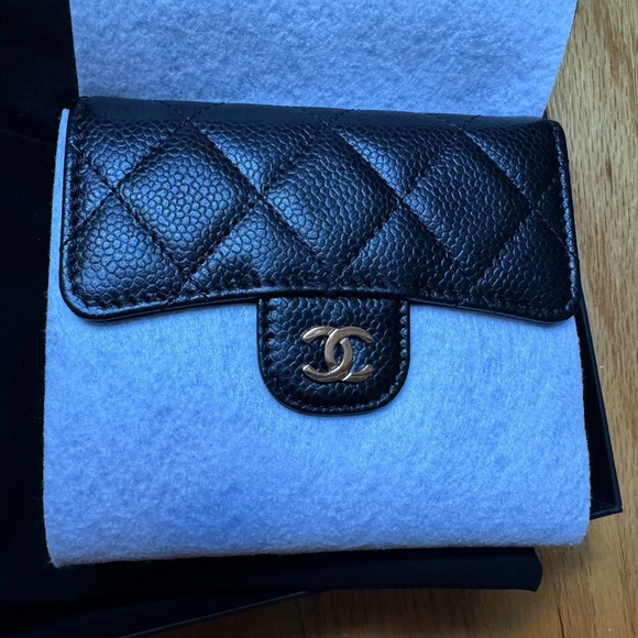 NWB Chanel classic caviar quilted compact tri-fold wallet in gold hardware - Picture 2 of 7